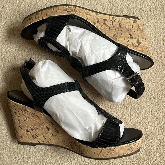 Denver Hayes cork platform black snakeskin-look sandals  Size US8 - Picture 2 of 8
